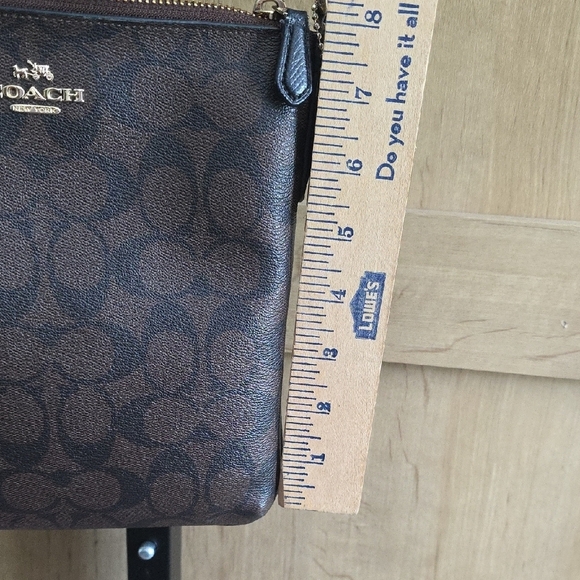 (J8) Coach Brown Messenger Bag with Structured Design Cross Body Design - Picture 14 of 15